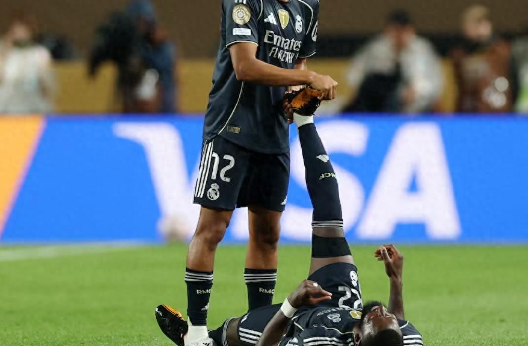 包含皇马球星受伤离场,备战问题成焦点的词条 包含皇马球星受伤离场,备战问题成焦点的词条