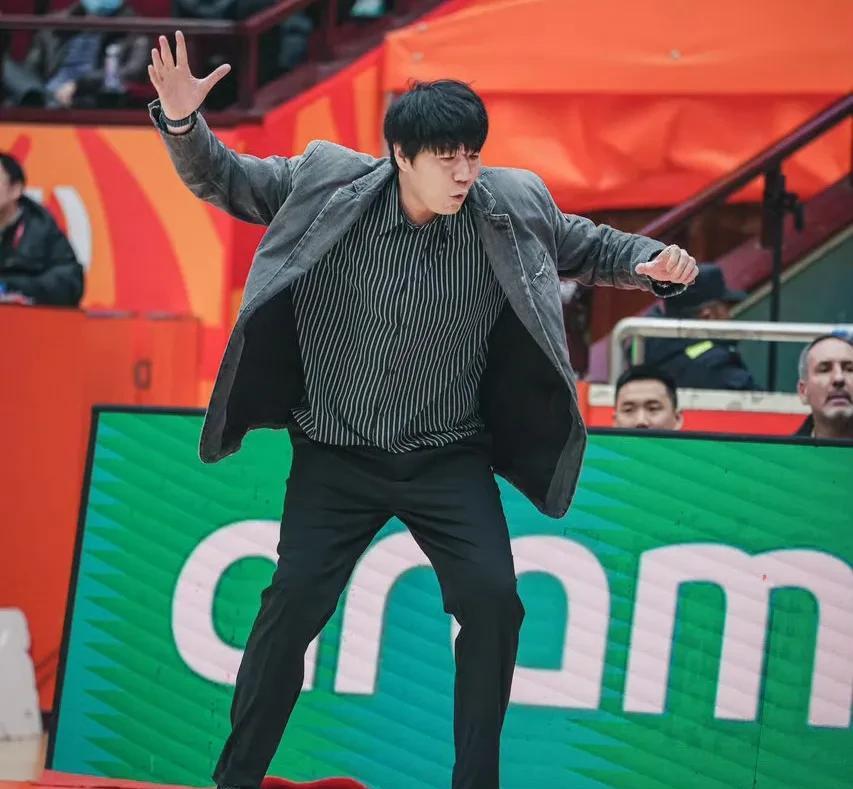 B体育体育网页版登录入口-足球魔方球员革新，引发球迷无限期待