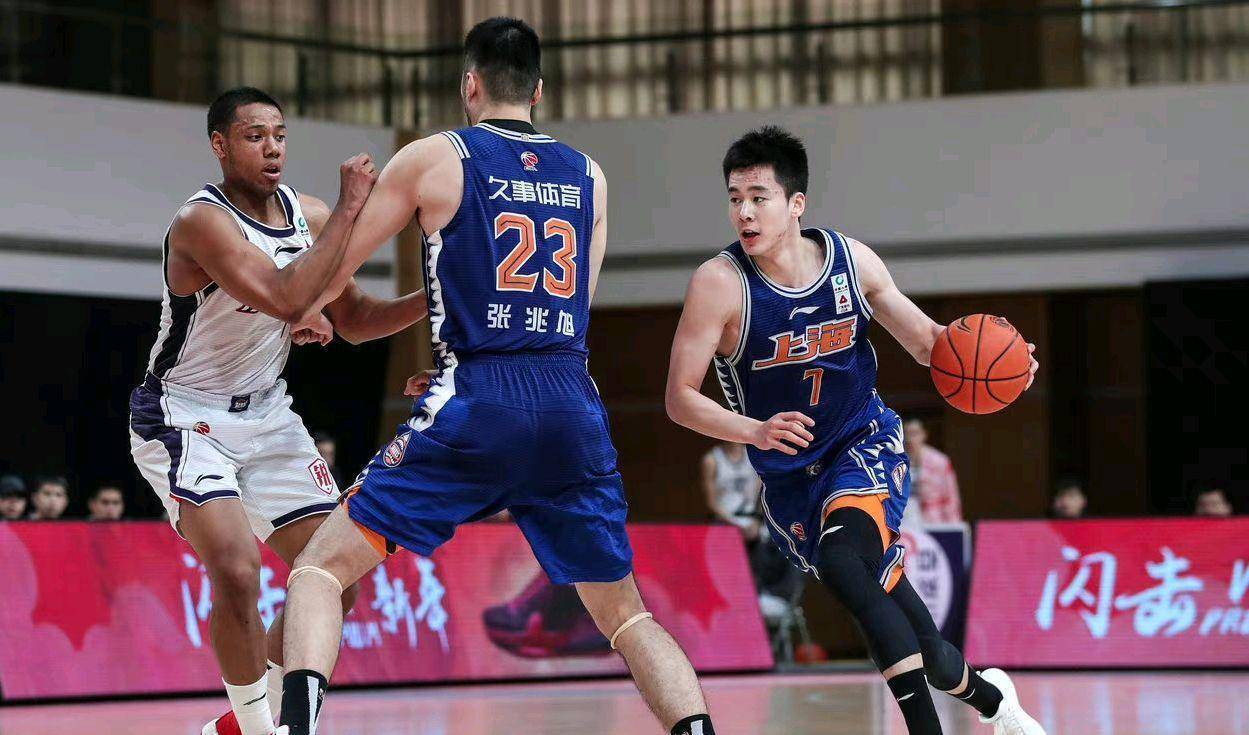 B体育体育培训-辽宁男篮遭遇挑战，广州队能否击败对手？