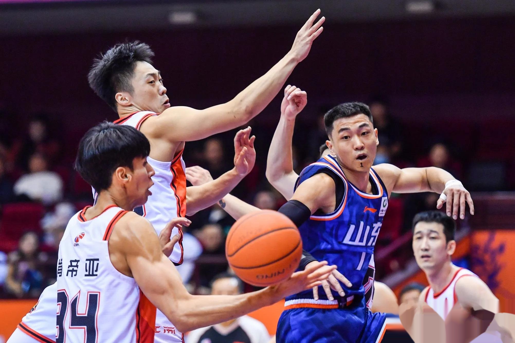 B体育体育直播-山东男篮在比赛中展示出色的表现