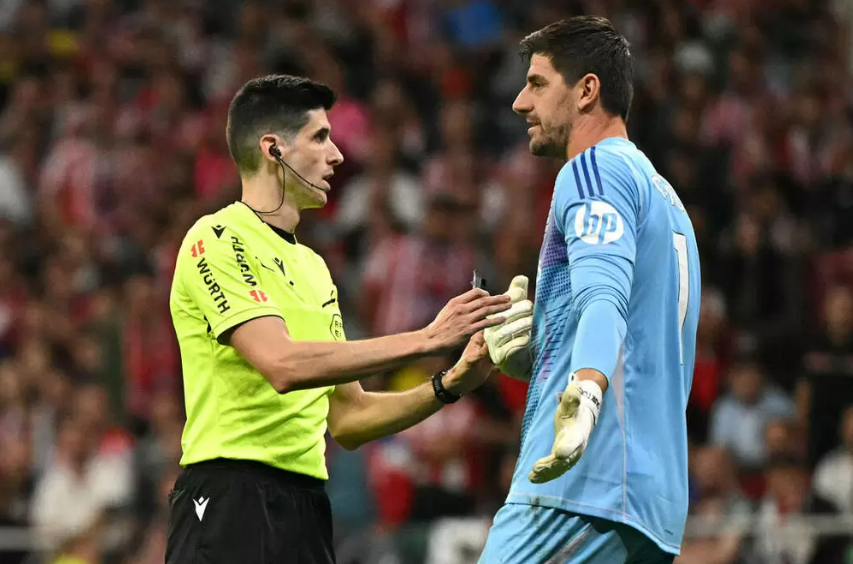 马德里德比再现激烈场面球迷尖叫声不断的简单介绍 马德里德比再现激烈场面球迷尖叫声不断的简单介绍