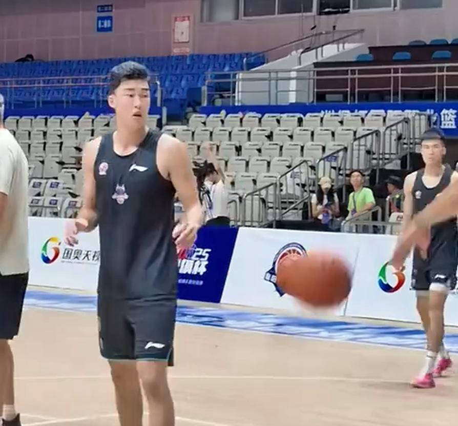 B体育体育链接-年轻新秀发挥突出，球队为他们打造长期计划的简单介绍