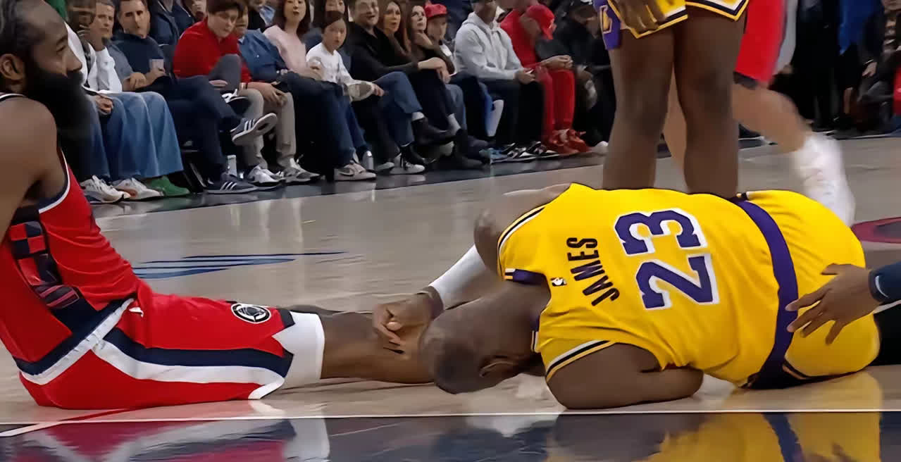 B体育体育app下载-爵士惨败勇士，遭遇两连败！