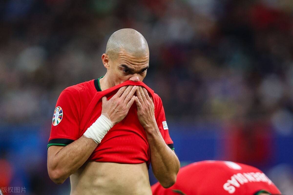 欧洲豪门争夺胜利,球迷热情高涨 欧洲豪门争夺胜利,球迷热情高涨