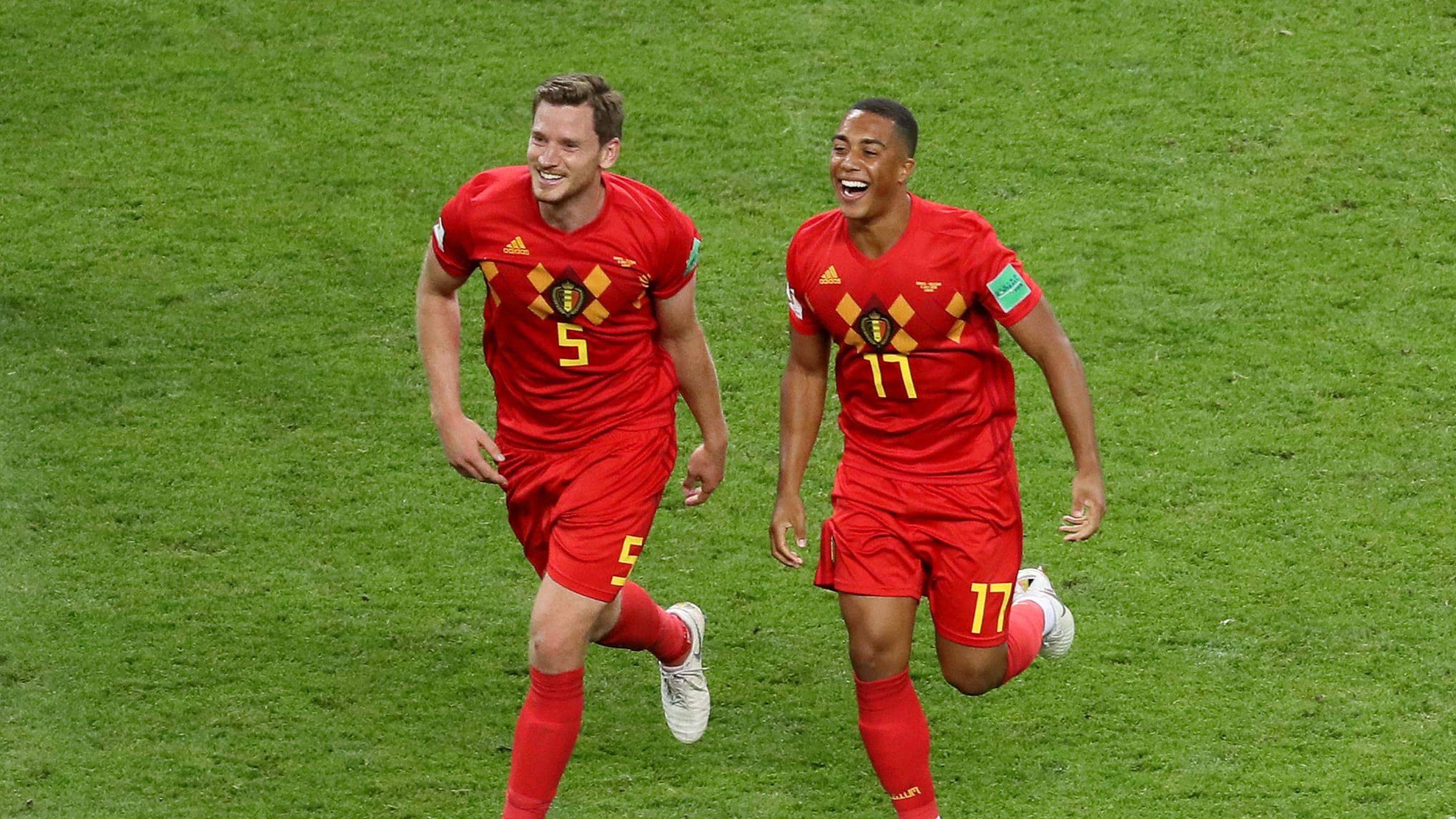 欧预赛热火朝天，球员们全力以赴争夺胜利的简单介绍