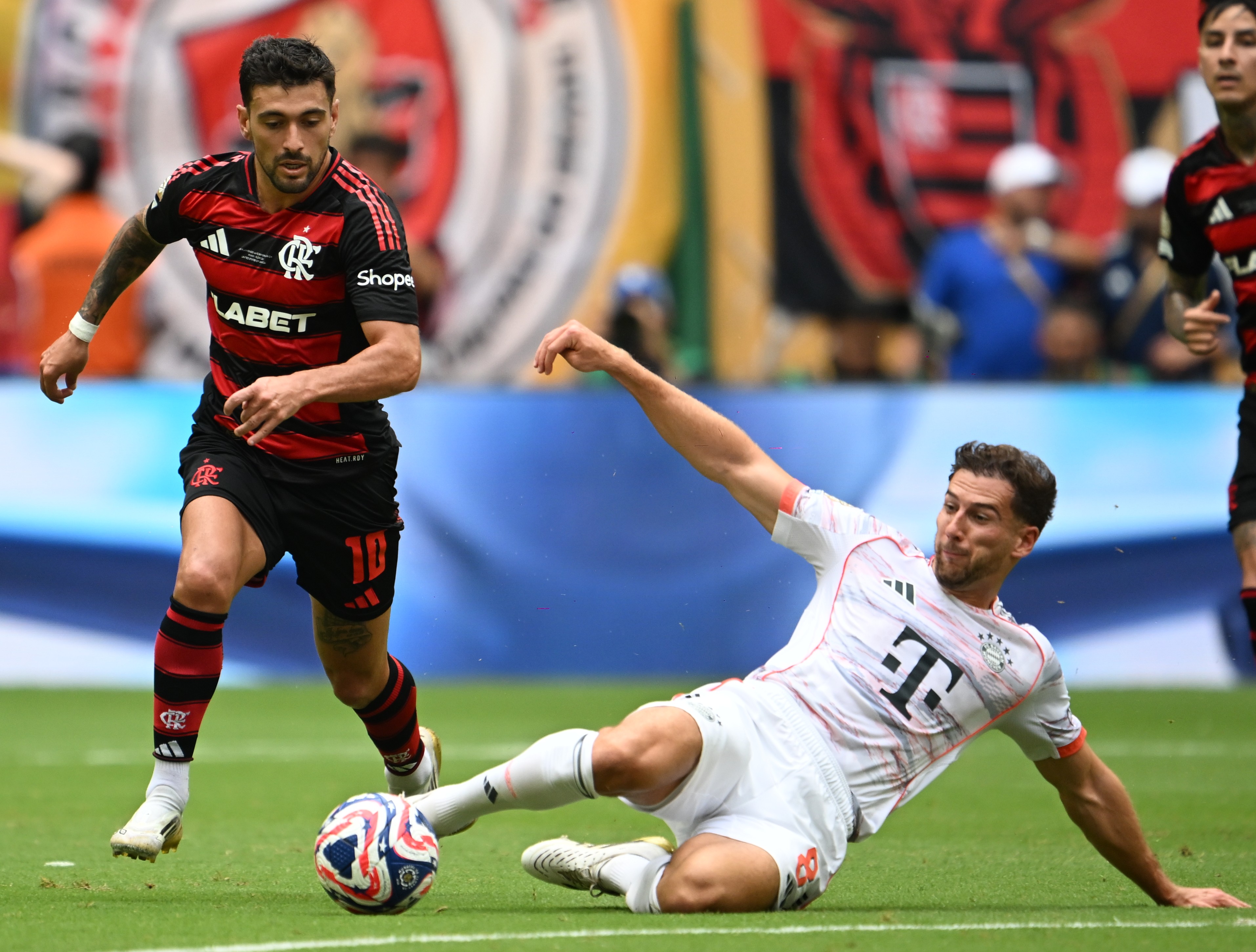 拜仁慕尼黑主场绝杀，取得一场宝贵胜利的简单介绍