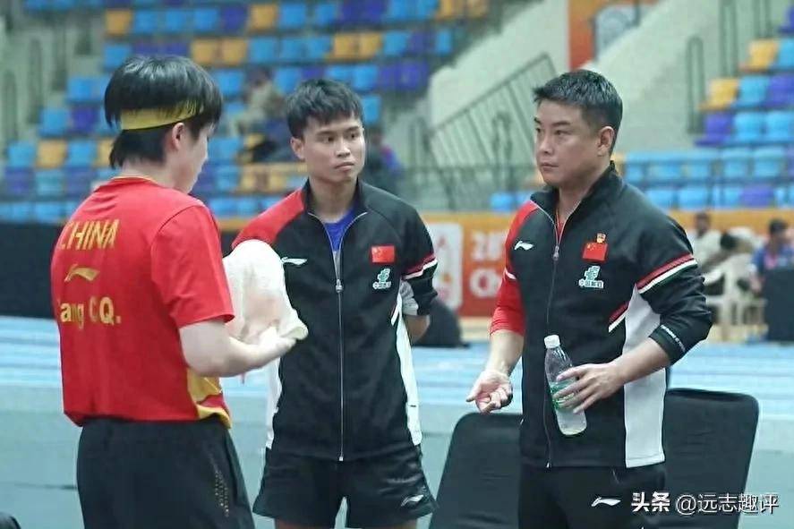 B体育体育网页版-比赛结束后的感人一幕令人泪目