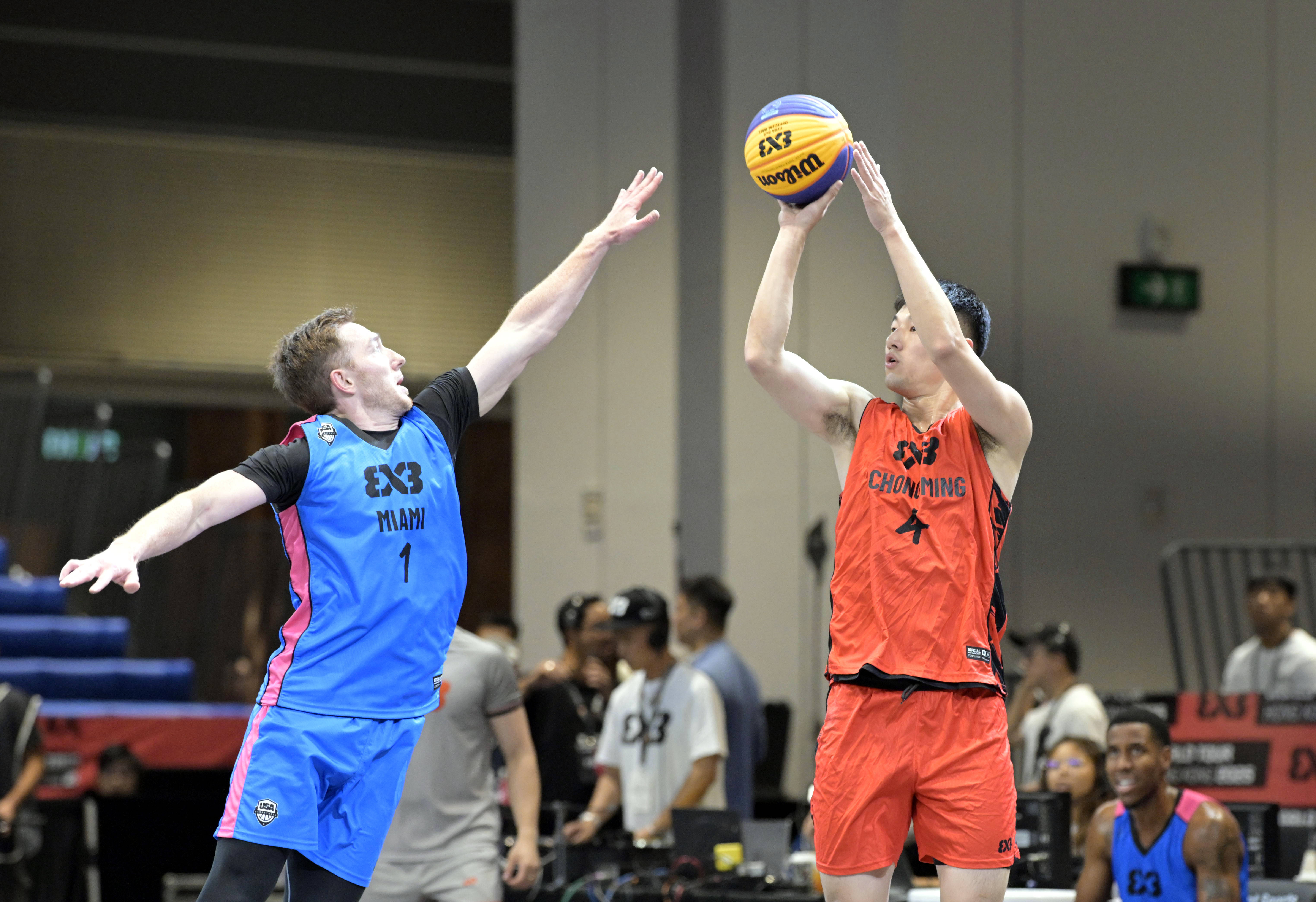 篮球大师级教练离任，球队寻找新领导